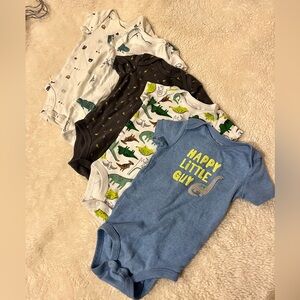 Carter's 6 Month Short Sleeve Onesie Bundle (plus one 9 M) 5 Total Onesies